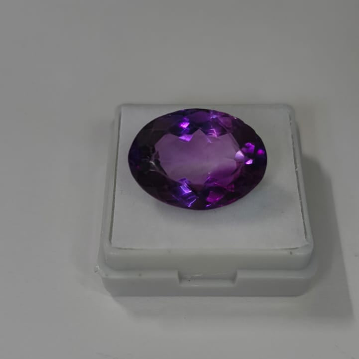 Natural Amethyst (Jamuniya) 13.33 Ratti Certified Gemstone | Premium Purple Amethyst Stone for Astrology & Jewelry.