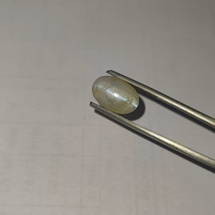 Natural Ceylon (Sri Lankan) Cat’s Eye 3.90 Ratti (3.55 Carat) | Certified Lehsunia Chrysoberyl Gemstone | Original Cat Eye for Ring & Pendant | Astrological Gemstone