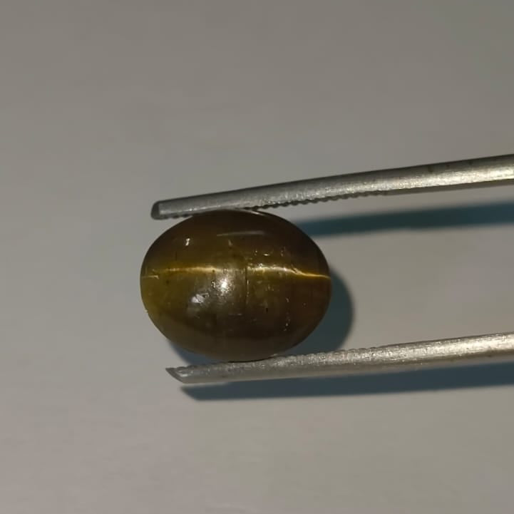 Natural Chrysoberyl Cat's Eye (Lehsunia) Gemstone Approx. 7.25 Ratti | Certified Ketu Stone.