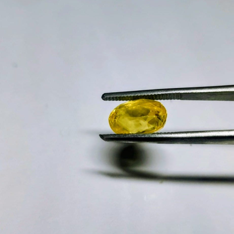 Natural Saloni Yellow Sapphire (Pukhraj) – Approx. 5.50 Ratti | Original Certified Astrology Gemstone.