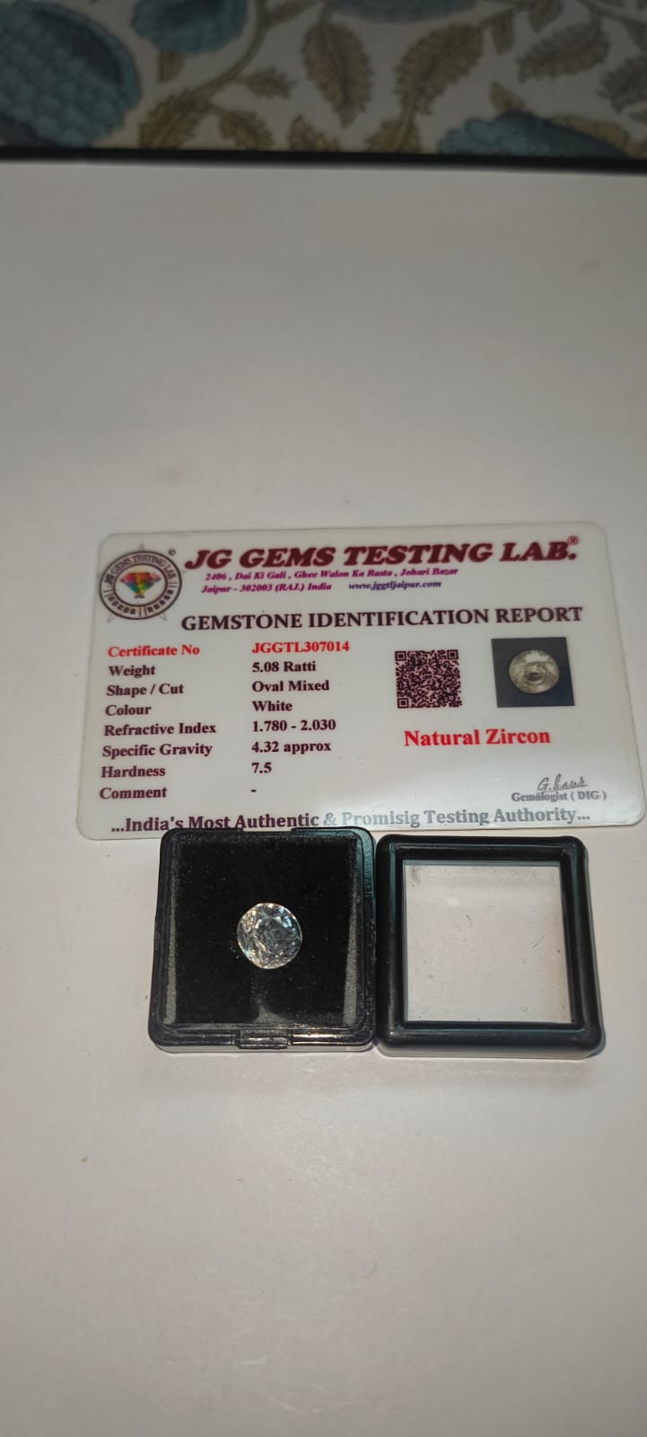 Natural White Zircon 5.08 Ratti (4.57 Ct) Certified Gemstone | Brilliant White Shine | Premium Quality.