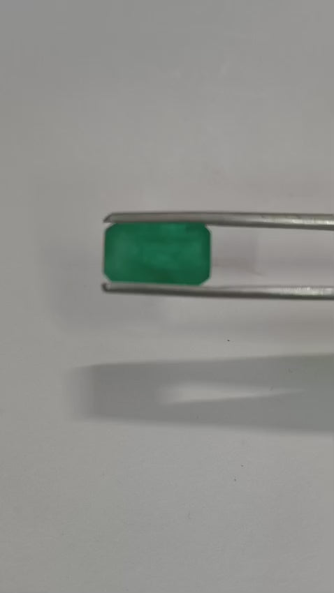 Natural Panna (Emerald) 4.73 Ratti (4.30 Carat) Certified Green Emerald Gemstone | Original Natural Emerald for Ring & Pendant | Astrological Gem